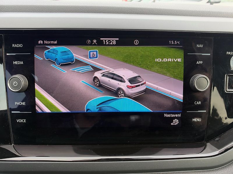 Volkswagen Taigo (2022) 1.5 TSI R-line DSG - fotka 18 z 22