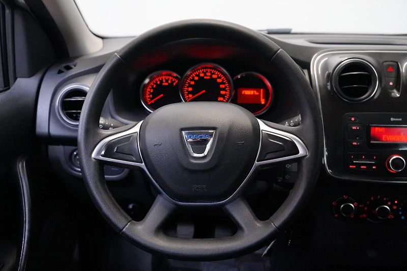 Dacia Logan - fotka 16 z 24