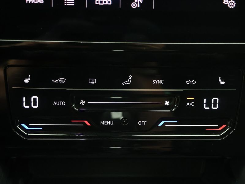 Volkswagen Passat Variant 2.0 TDI 147kW 4MOT DSG CZ DPH - fotka 21 z 30