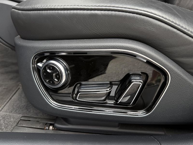 Audi A8 V8 4.2TDi Quattro BOSE LED - fotka 18 z 23