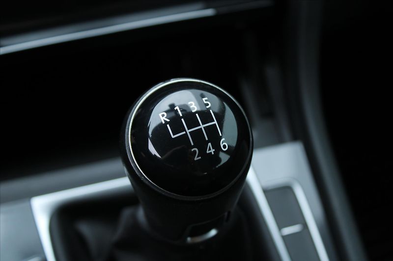 Volkswagen Golf 1.0 TSI 85kW COMFORTLINE ČR - fotka 21 z 26