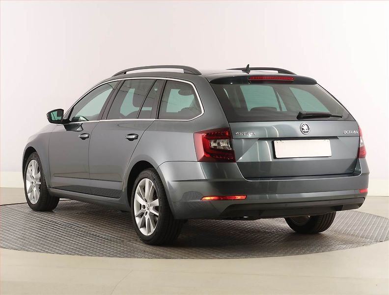 Škoda Octavia (2018) Style 1.6 TDI, Navi, Tempomat - fotka 4 z 24