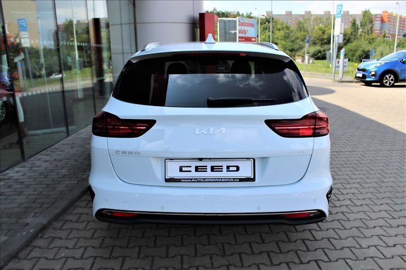 Kia Ceed 1,5 TGDi TOP ZÁRUKA NOVÝ VŮZ - fotka 6 z 12