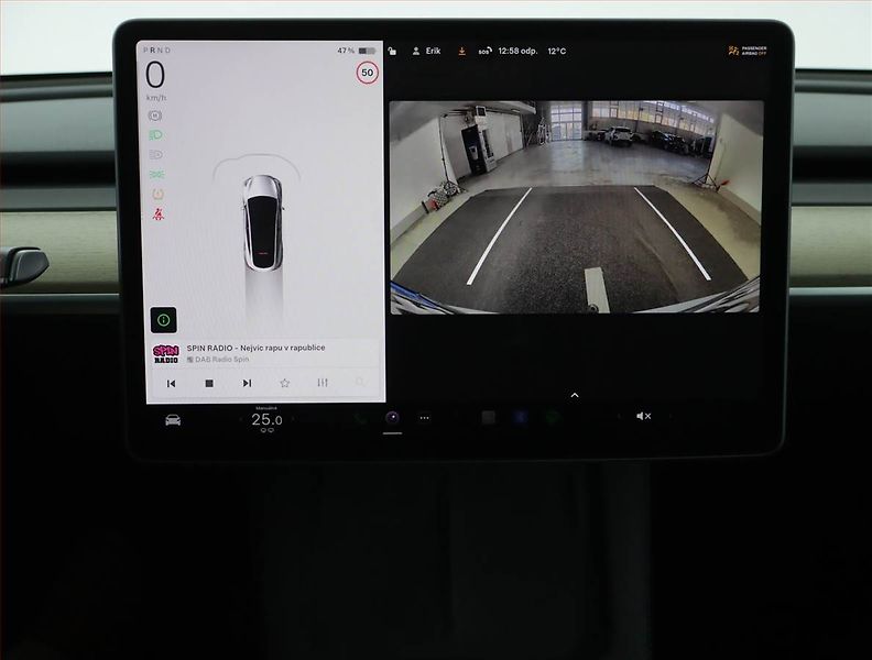 Tesla Model Y (2022) Long Range AWD 79kWh, SoH 92% - fotka 18 z 21