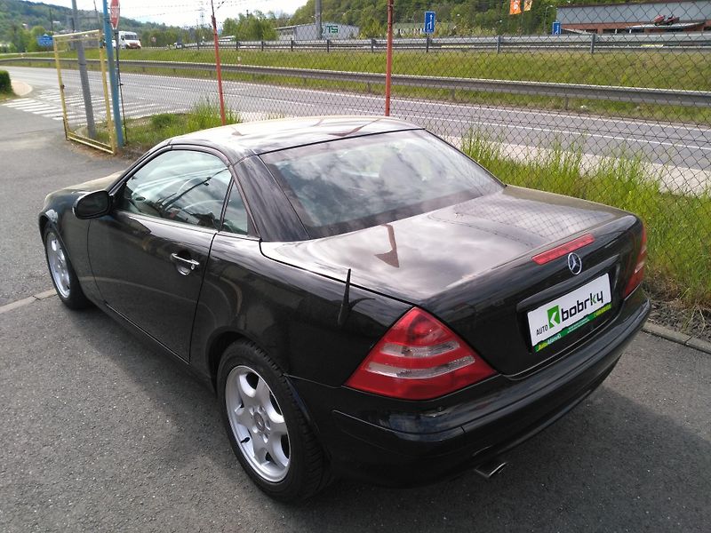 Mercedes-Benz SLK 230 Kompressor manuál - fotka 4 z 27