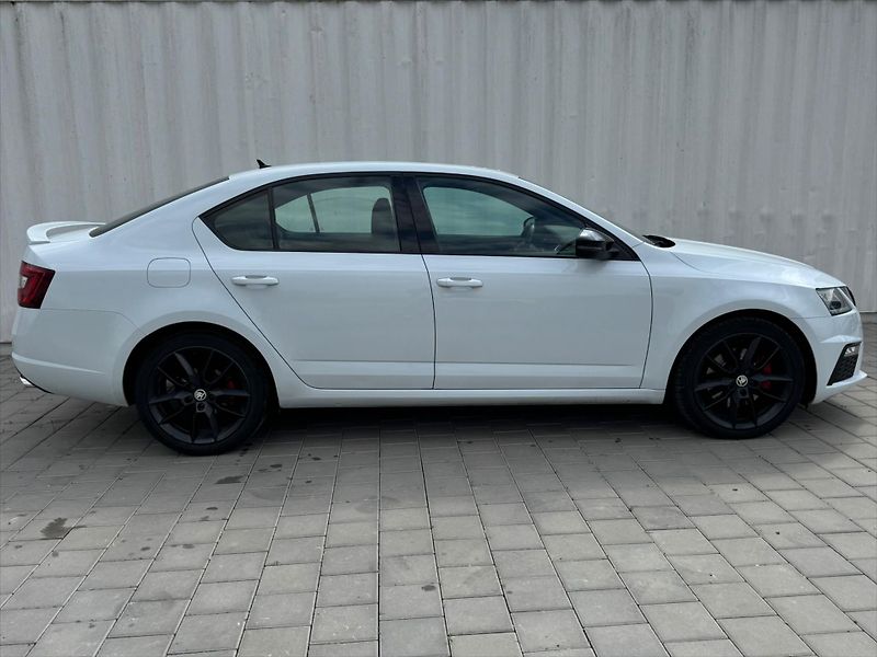 Škoda Octavia 2,0   RS 135kW - fotka 19 z 21
