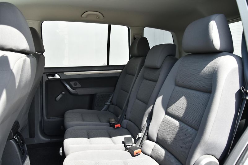 Volkswagen Touran 1.9TDI 77kW COMFORTLINE ČR - fotka 10 z 21