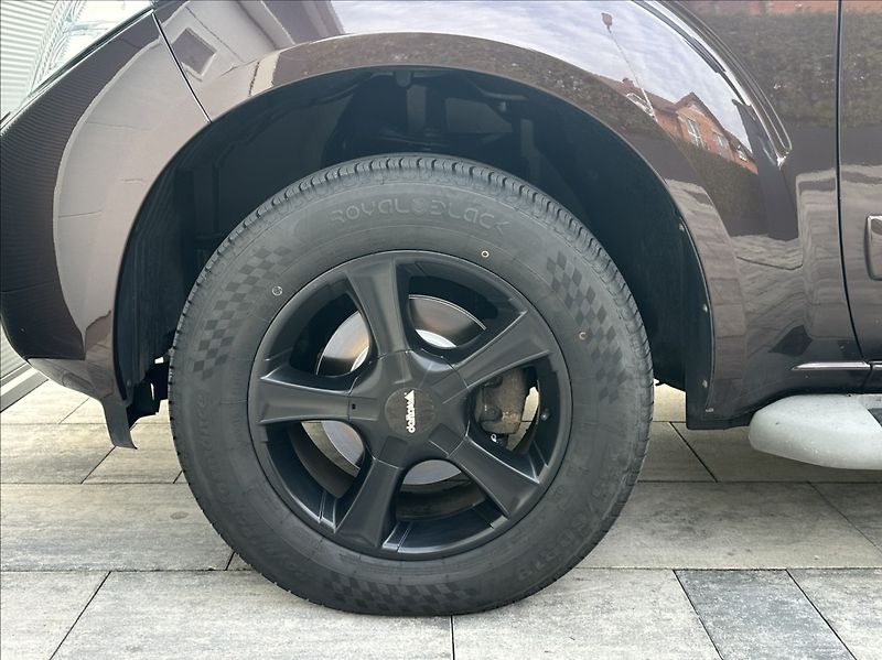 Nissan Pathfinder 3,0 DCI 231PS  LE Executive 4x - fotka 46 z 55
