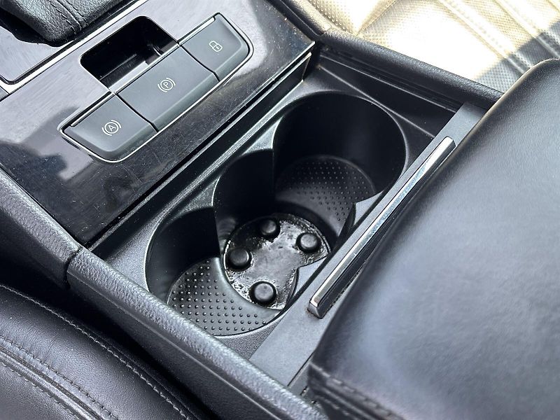 Škoda Superb (2016) Combi 2.0 TDI DSG Style + - fotka 23 z 37