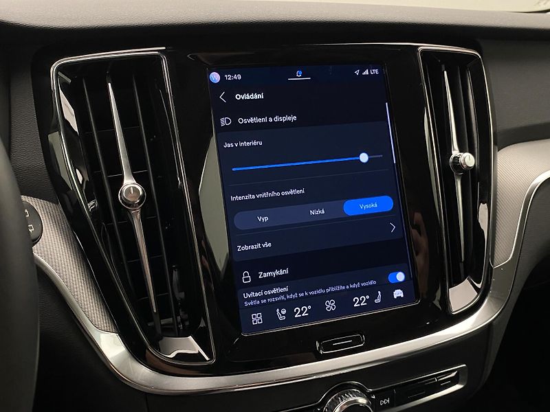 Volvo V60 CC B4 AWD BRIGHT PLUS AUT  - fotka 50 z 59