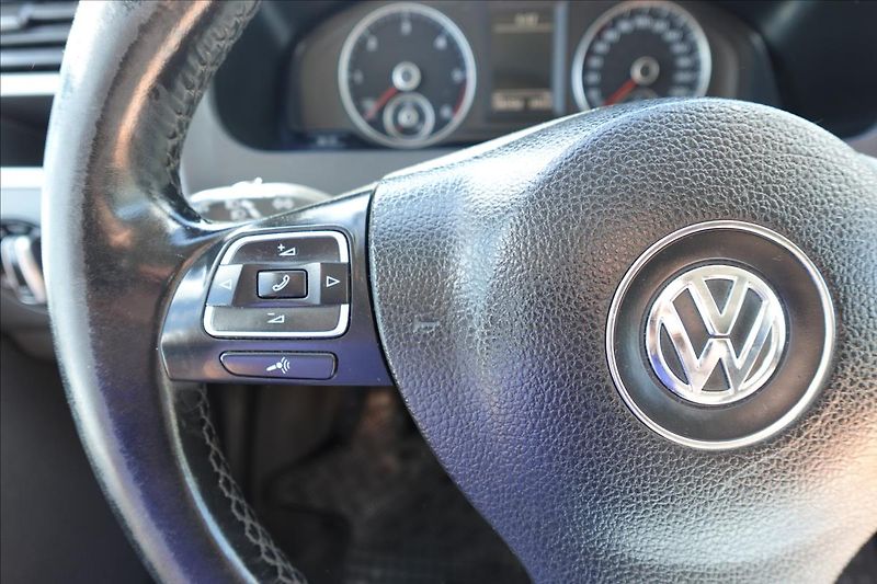 Volkswagen Caravelle 2,0 TDi  L2H1 8MÍST KLIMA - fotka 29 z 37