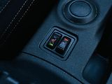 Mitsubishi Outlander 2.0i 1.MAJITEL SERVISKA TAŽNÉ - náhled 37