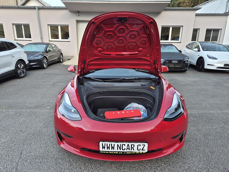 Tesla Model 3 PERFORMANCE 393kw SOH 95,1% - fotka 18 z 45