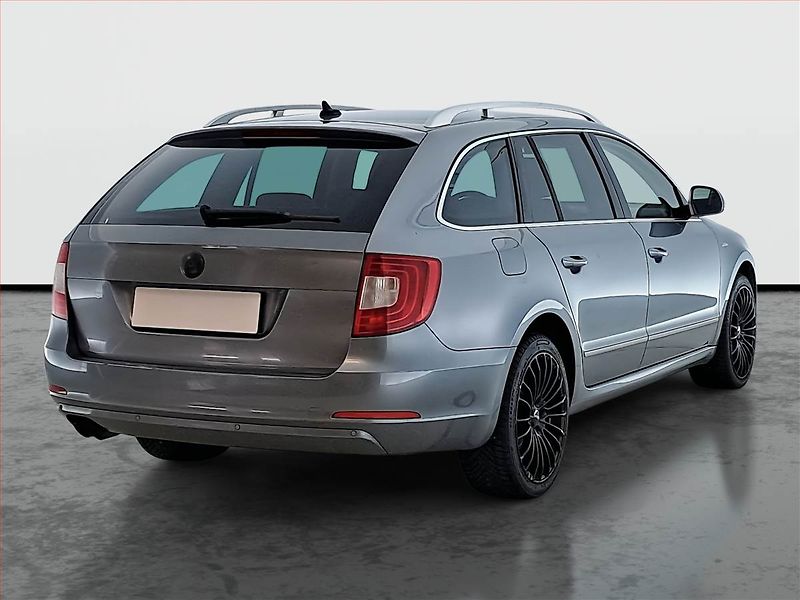 Škoda Superb (2012) Laurin&Klement 2.0 TDI - fotka 5 z 18