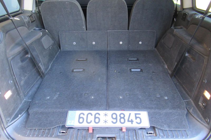 Ford Galaxy 2.2 TDCi AUT. KLIMA TAŽNÉ - fotka 17 z 19