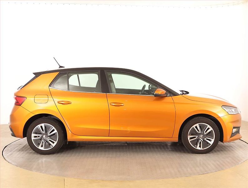 Škoda Fabia (2022) 1.0 TSI, Automat, Tempomat - fotka 6 z 17