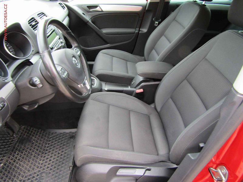 Volkswagen Golf (2011) 1.2TSi, AC, park.čidla - fotka 9 z 22