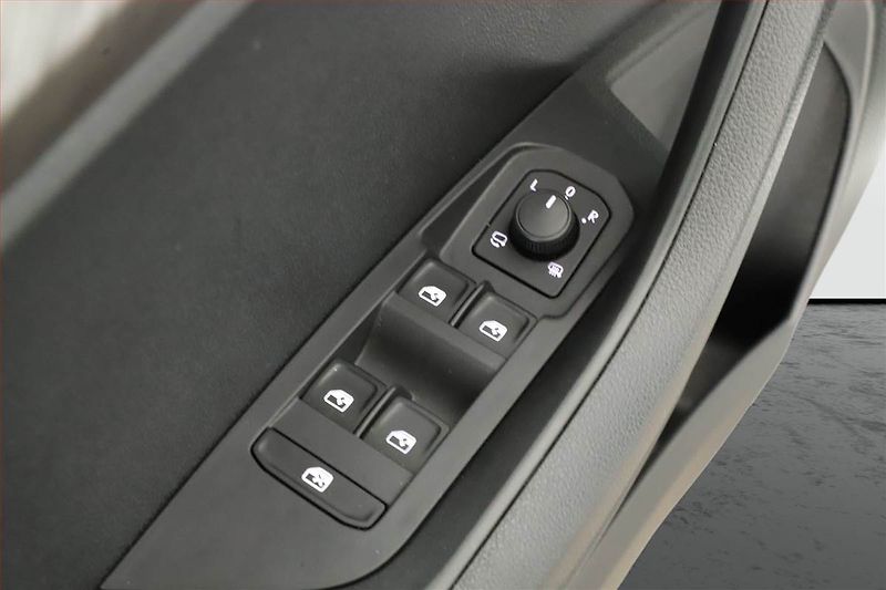 Škoda Karoq (2025) 1.5 TSI, Top Selection, ACC - fotka 18 z 19