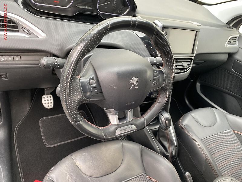 Peugeot 208 (2017) 1.2PT, Roland Garros, panor - fotka 12 z 17