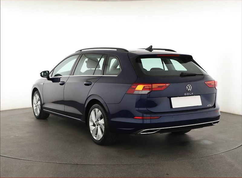 Volkswagen Golf (2023) Style 1.5 TSI - fotka 4 z 20