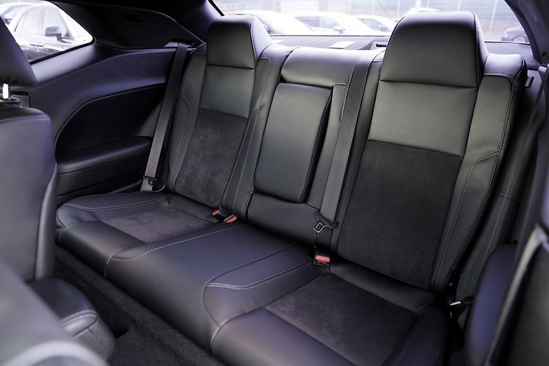 Dodge Challenger 3.6 V6 automat,/kůže/xenony - fotka 26 z 38