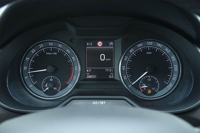 Škoda Octavia (2014) Laurin&Klement 2.0 TDI - fotka 11 z 26