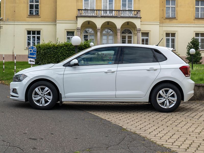 Volkswagen Polo 1.0 TSI DSG CarPlay - fotka 4 z 30