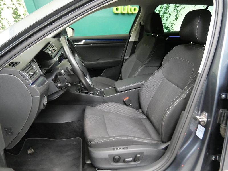 Škoda Superb - fotka 11 z 27