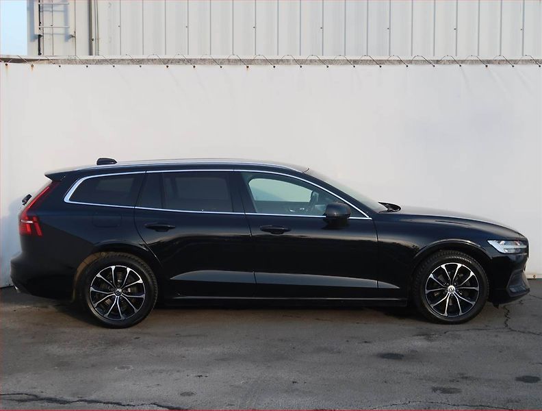 Volvo V60 (2018) D3 2.0, Automat, Serv.kniha - fotka 6 z 24