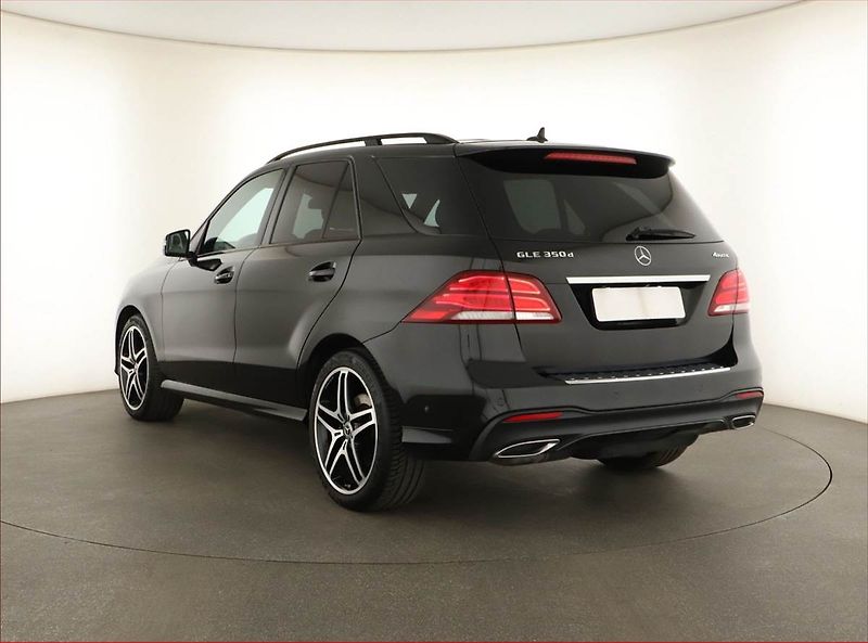 Mercedes-Benz GLE (2017) AMG line 350 d - fotka 4 z 19