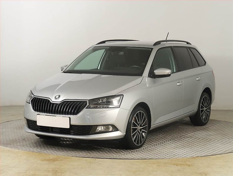 Škoda Fabia (2019) Style Plus 1.0 TSI, ČR,1.maj - fotka 2 z 20