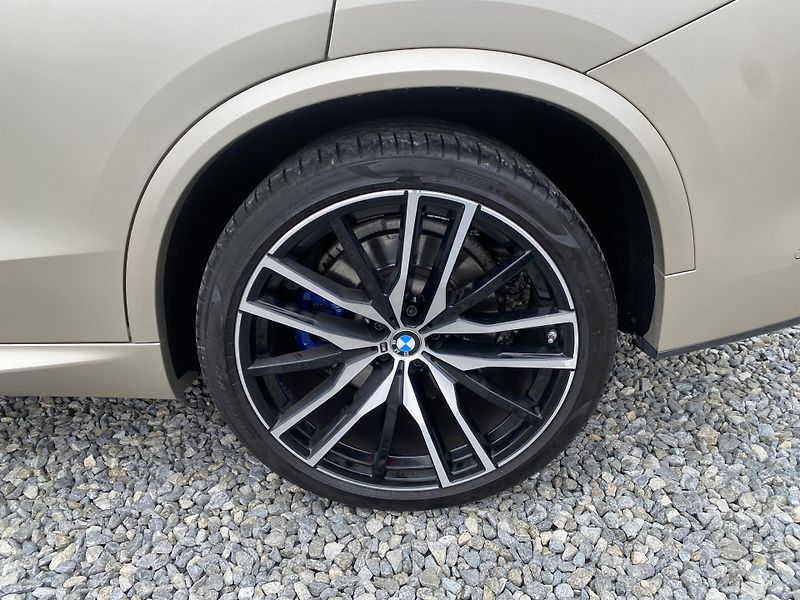 BMW X5 M50XD 4x4 400PS CZ DPH FULL 1A - fotka 36 z 171