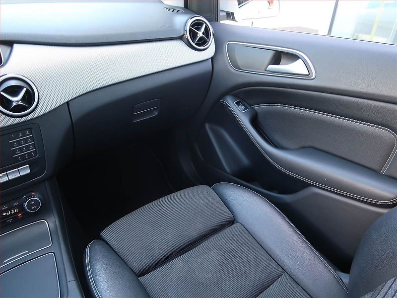 Mercedes-Benz Třídy B (2015) B 220 4MATIC, 4X4, Automat - fotka 8 z 18