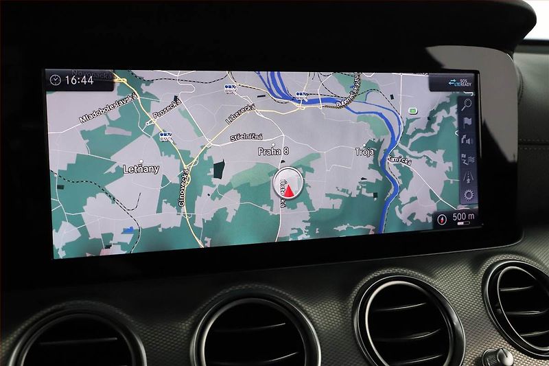 Mercedes-Benz Třídy E (2019) E 300 de - fotka 15 z 31
