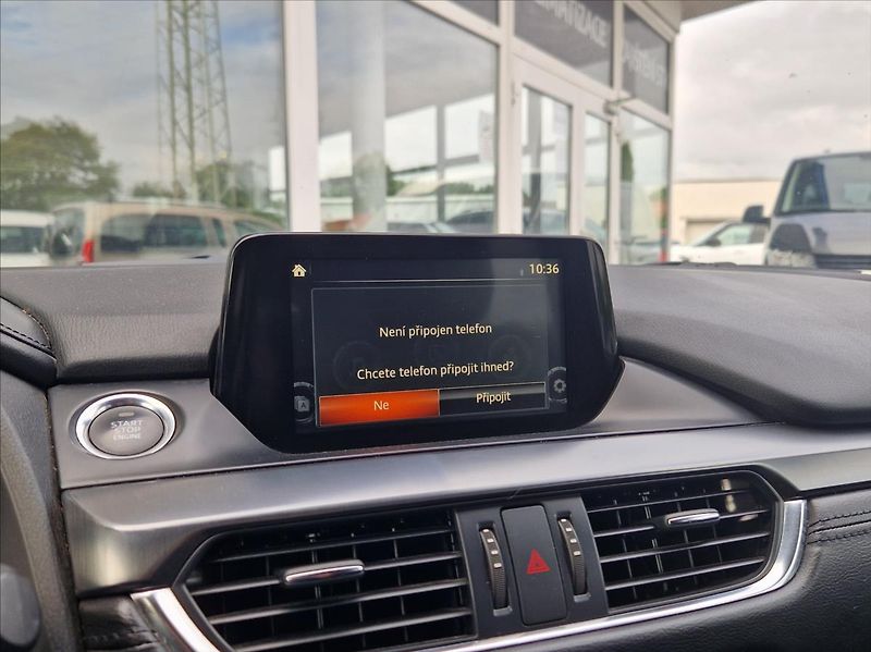 Mazda 6 2,2 D SKYACTIVE, VÝHŘEV NOSIČ - fotka 30 z 42