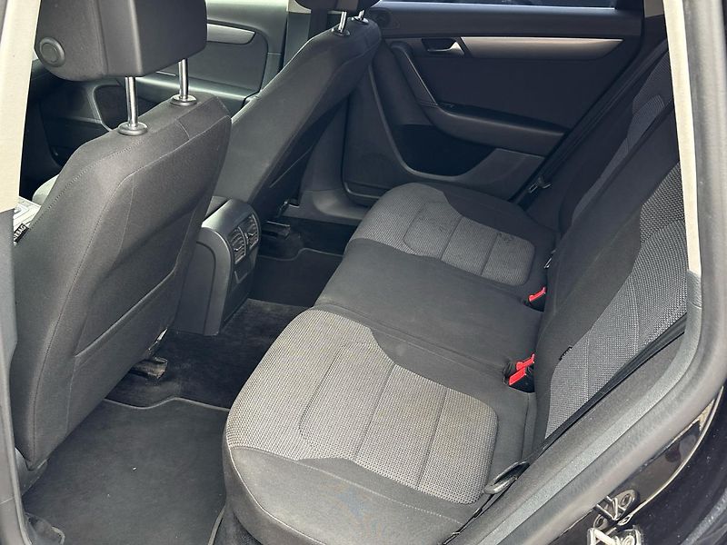 Volkswagen Passat DSG COMFORTLINE - fotka 8 z 26