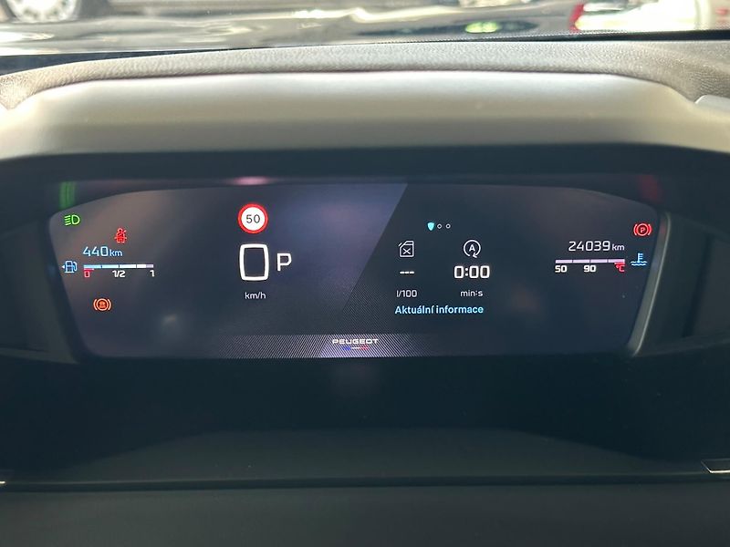 Peugeot 2008 1,2 PT Allure, 96kW, Automat - fotka 11 z 17