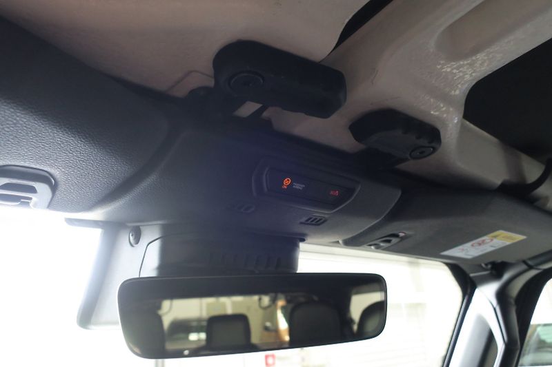 Jeep Wrangler (2022) 2.0 4xe PHEV Unlimited Sahara - fotka 22 z 50