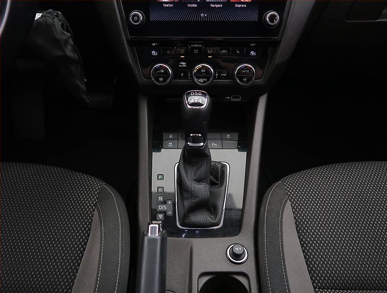 Škoda Octavia (2019) Scout 2.0 TDI, 4X4, Automat - fotka 13 z 23