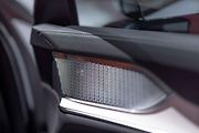 Audiosystém Bowers & Wilkins patří k tomu nejlepšímu,co v autech najdete.