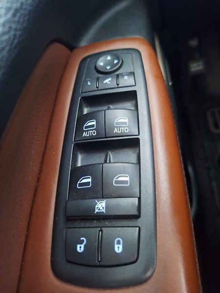 Jeep Grand Cherokee 3,0 V6 SUMMIT - fotka 10 z 20