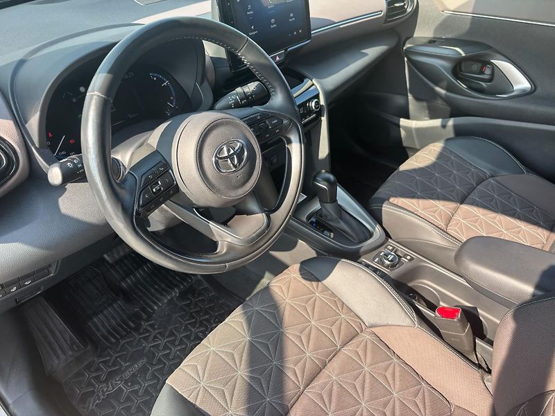 Toyota Yaris Cross 1.5 HSD e-CVT Executive AWD - fotka 11 z 30