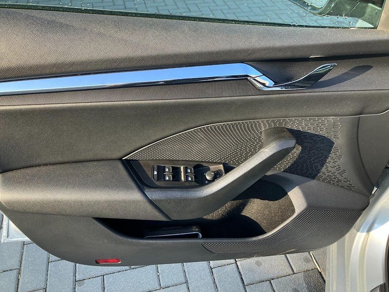 Škoda Octavia (2022) 1.5TSI 110kW STYLE SPORTline - fotka 20 z 36
