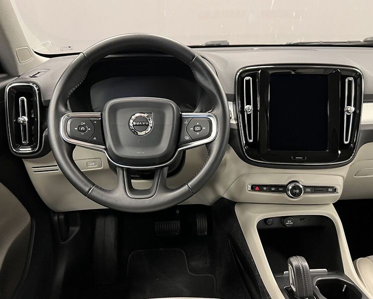 Volvo XC40 D3 AT AWD Momentum - fotka 5 z 18