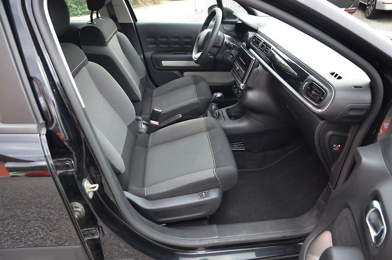 Citroën C3 (2019) 1.2 PT 50kW / KLIMA / VYHŘ.SED - fotka 8 z 28
