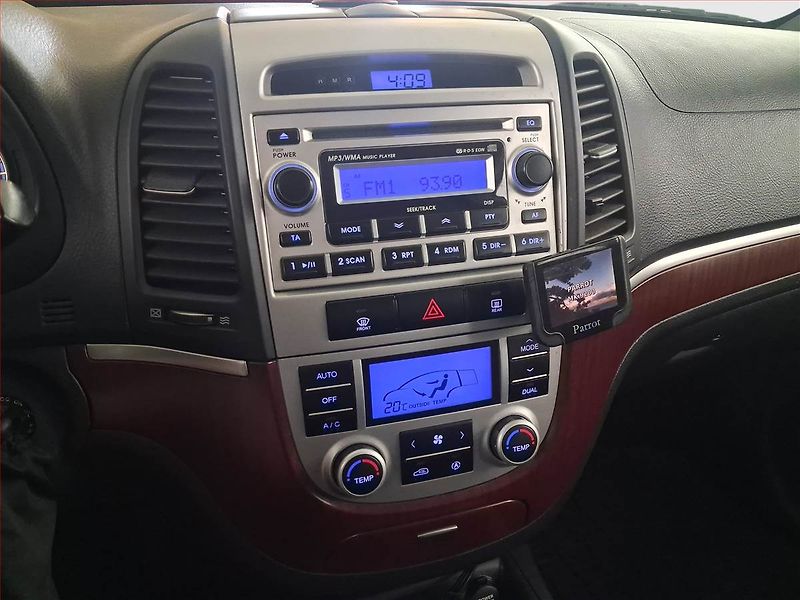 Hyundai Santa Fe (2006) 2.2 CRDi, 4X4, Park. senzory - fotka 12 z 15