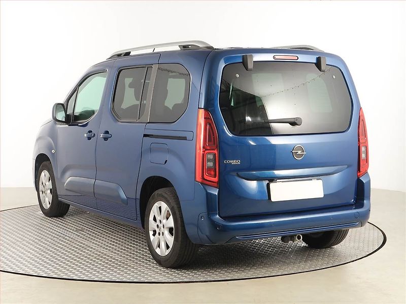 Opel Combo (2019) 1.2 Turbo, 5Míst, SR - fotka 4 z 17