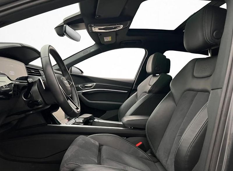 Audi Q8 e-tron 55 Q 360k Matrix Vzduch Pano - fotka 10 z 35