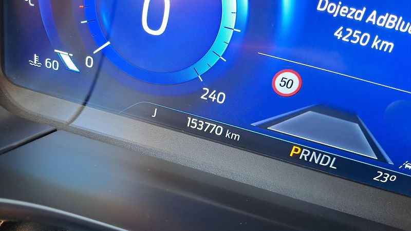 Ford Kuga 2.0 EcoBlue AWD Titanium X - fotka 24 z 33