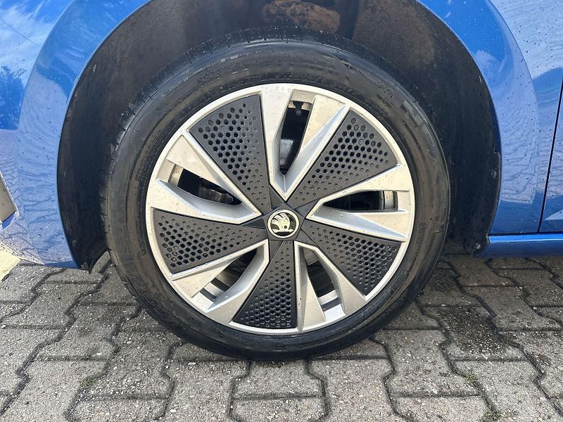 Škoda Scala (2024) 1.0 TSI 85 kW DSG Selection - fotka 27 z 31